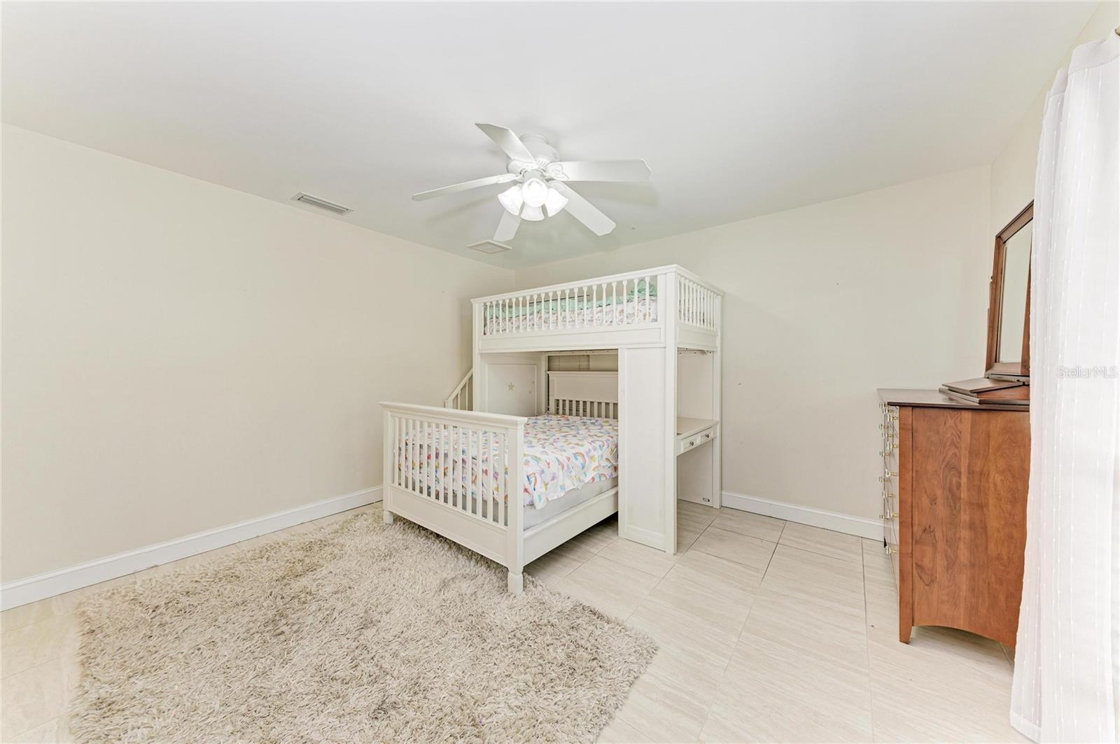 5507 CONTENTO DR — photo 31