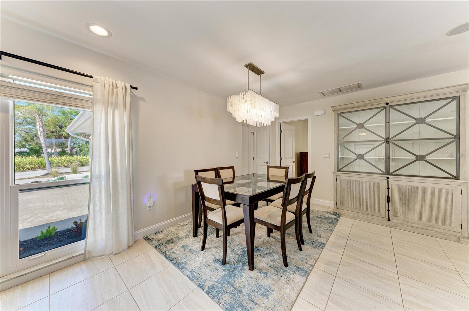5507 CONTENTO DR — photo 22