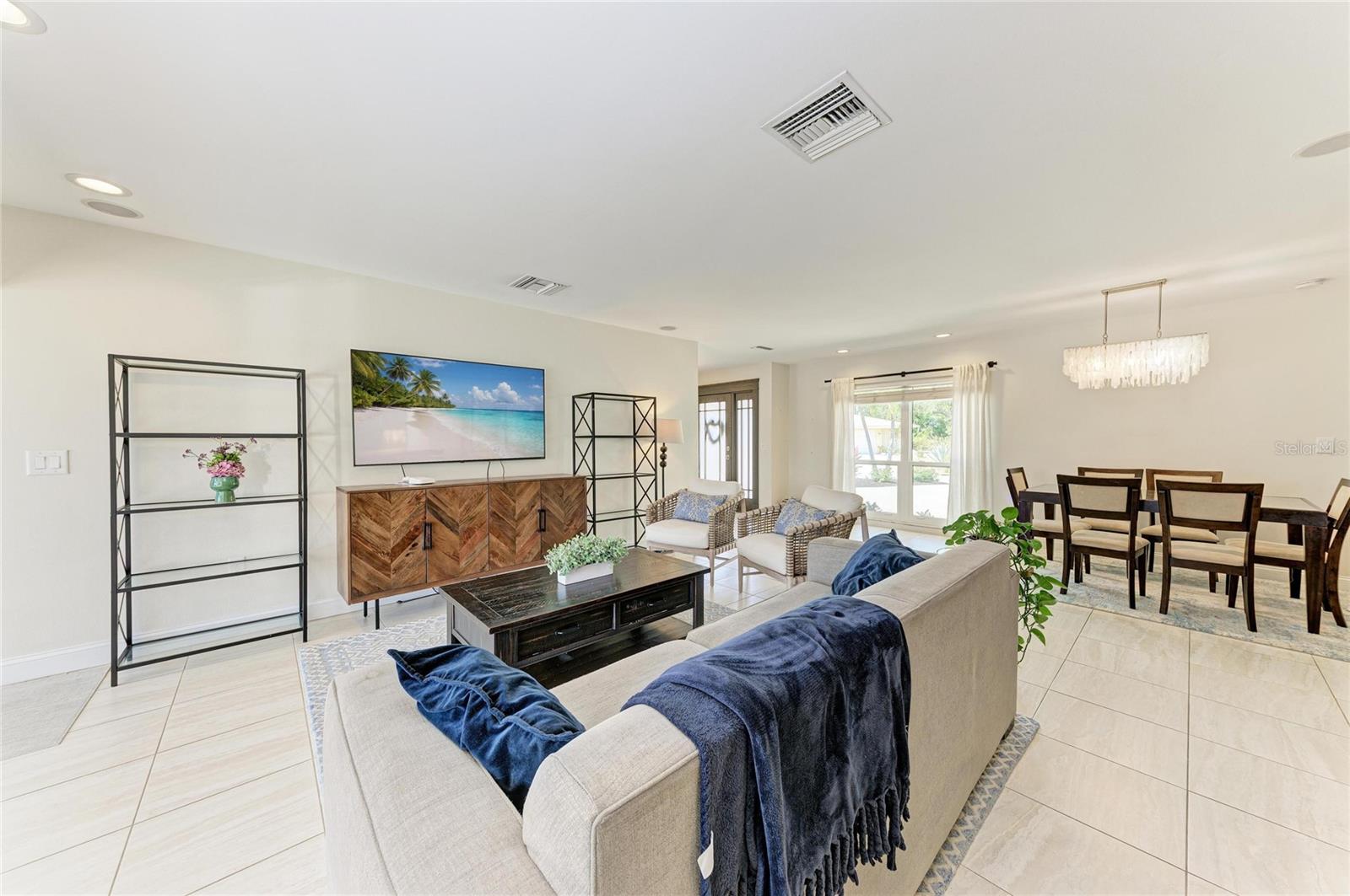 5507 CONTENTO DR — photo 15
