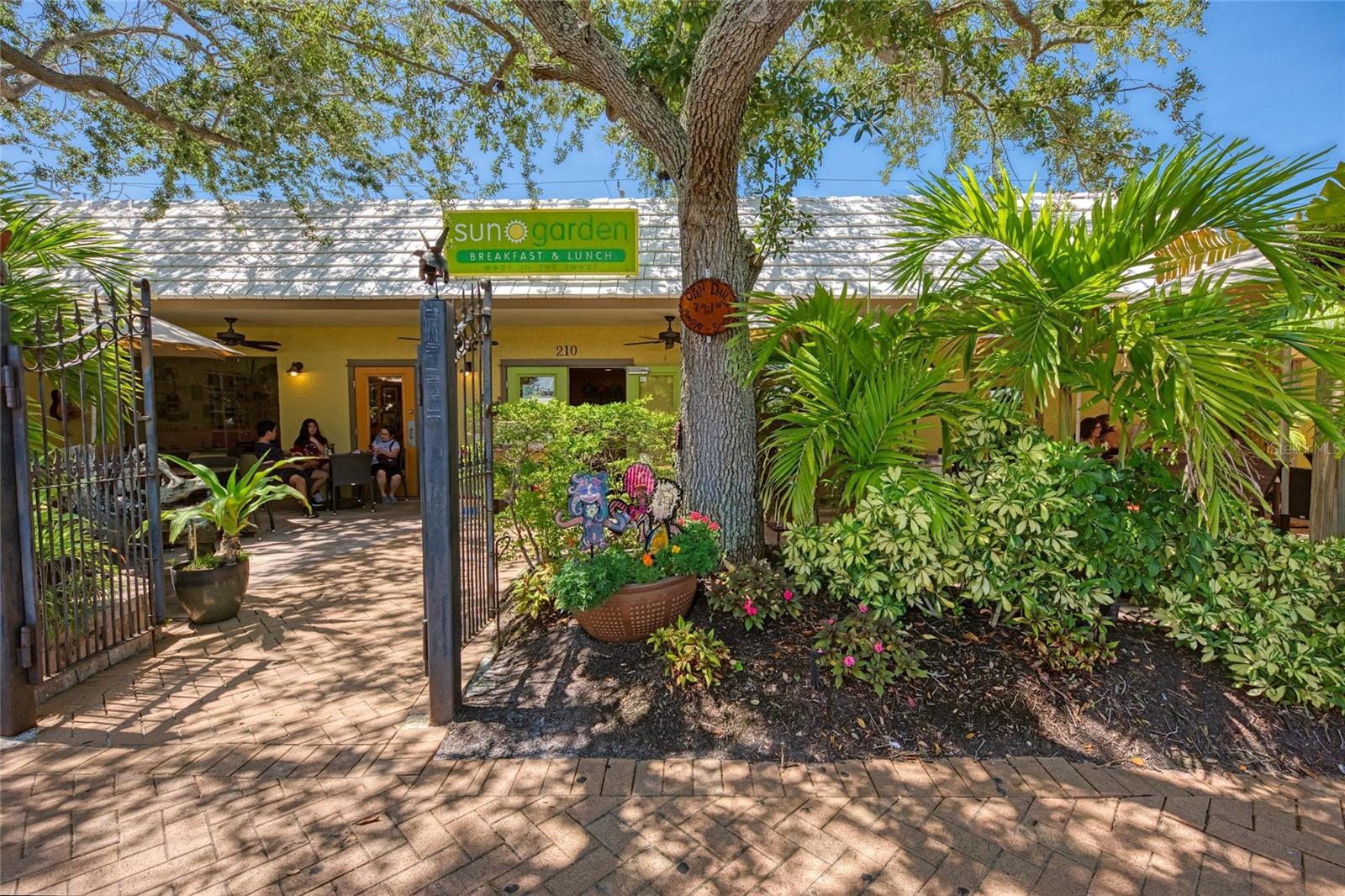 5507 CONTENTO DR — photo 84