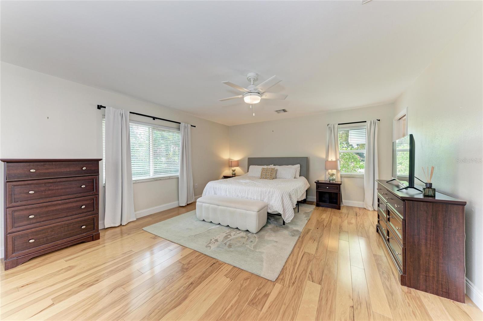 5507 CONTENTO DR — photo 24