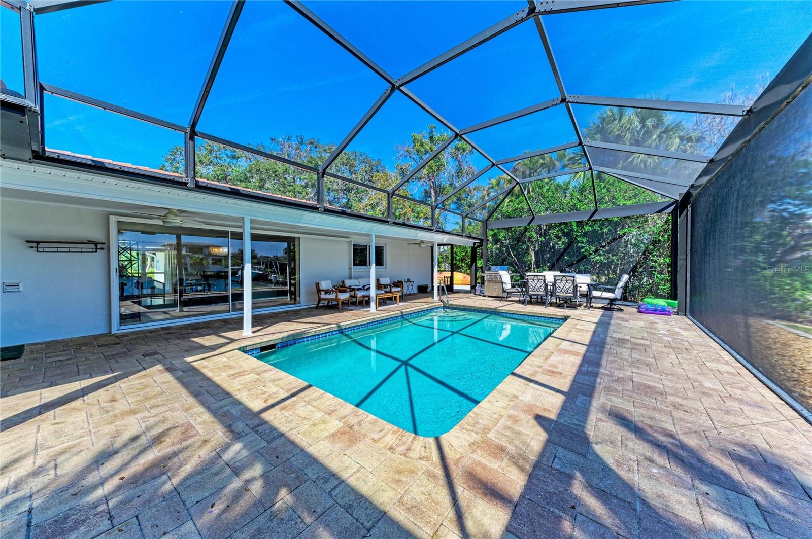 5507 CONTENTO DR — photo 38