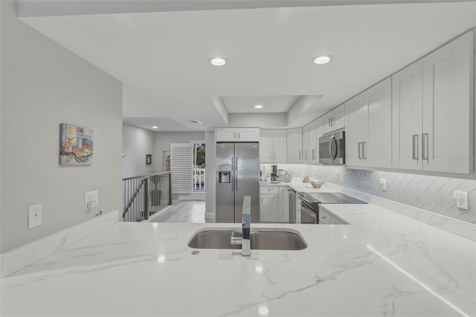 544 PINELLAS BAYWAY S #TH13 — photo 9