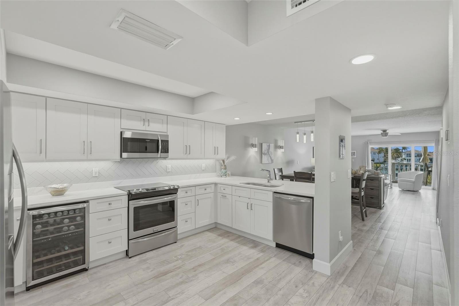 544 PINELLAS BAYWAY S #TH13 — photo 6