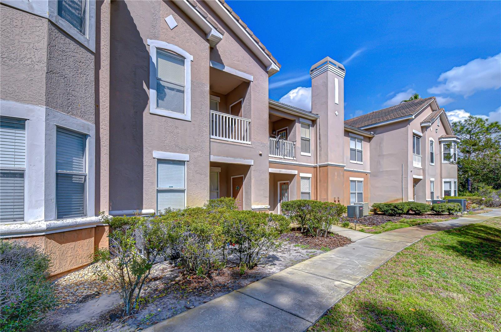 10409 VILLA VIEW CIR #10409 — photo 40