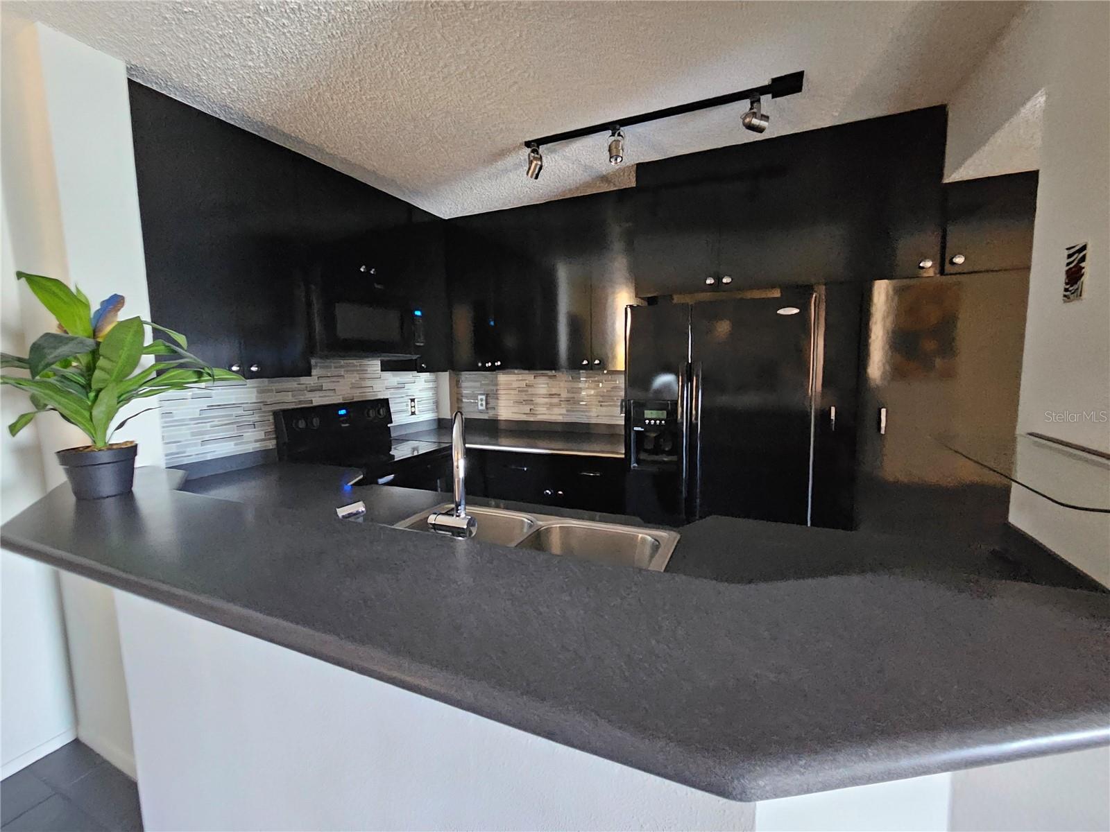 602 LIME AVE #203 — photo 7