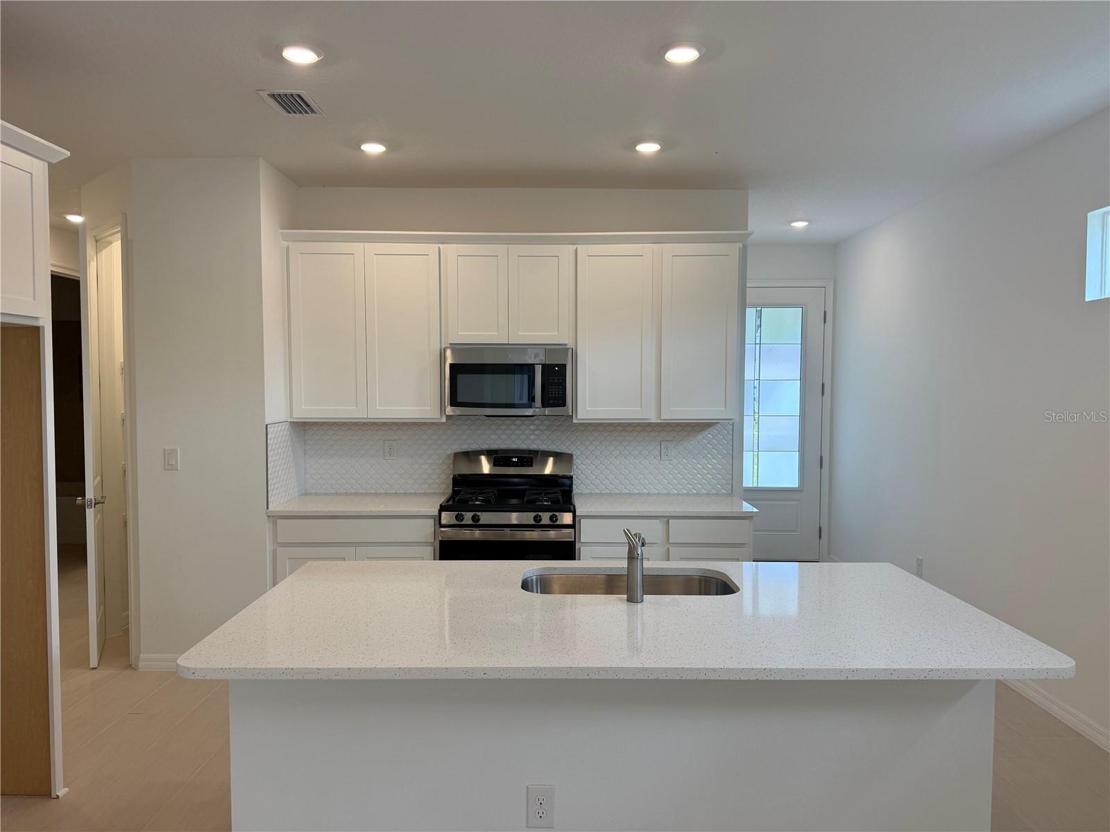 3694 NANDINA CIR — photo 2