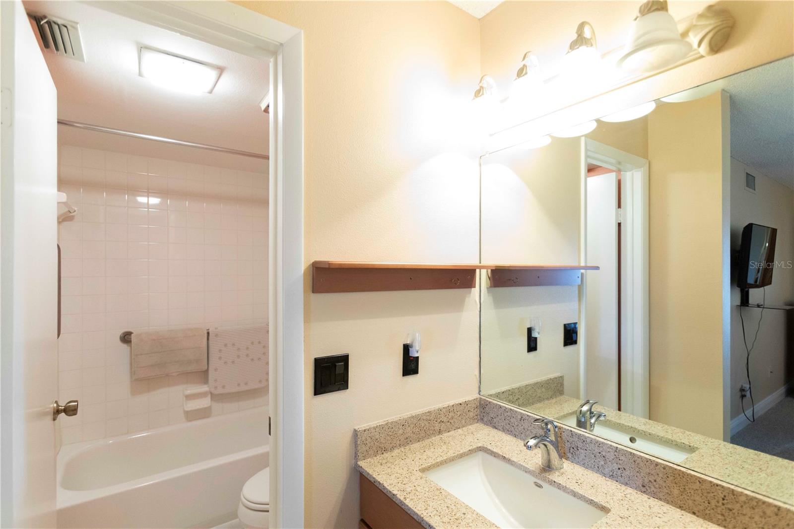 5712 BISCAYNE CT #101 — photo 19