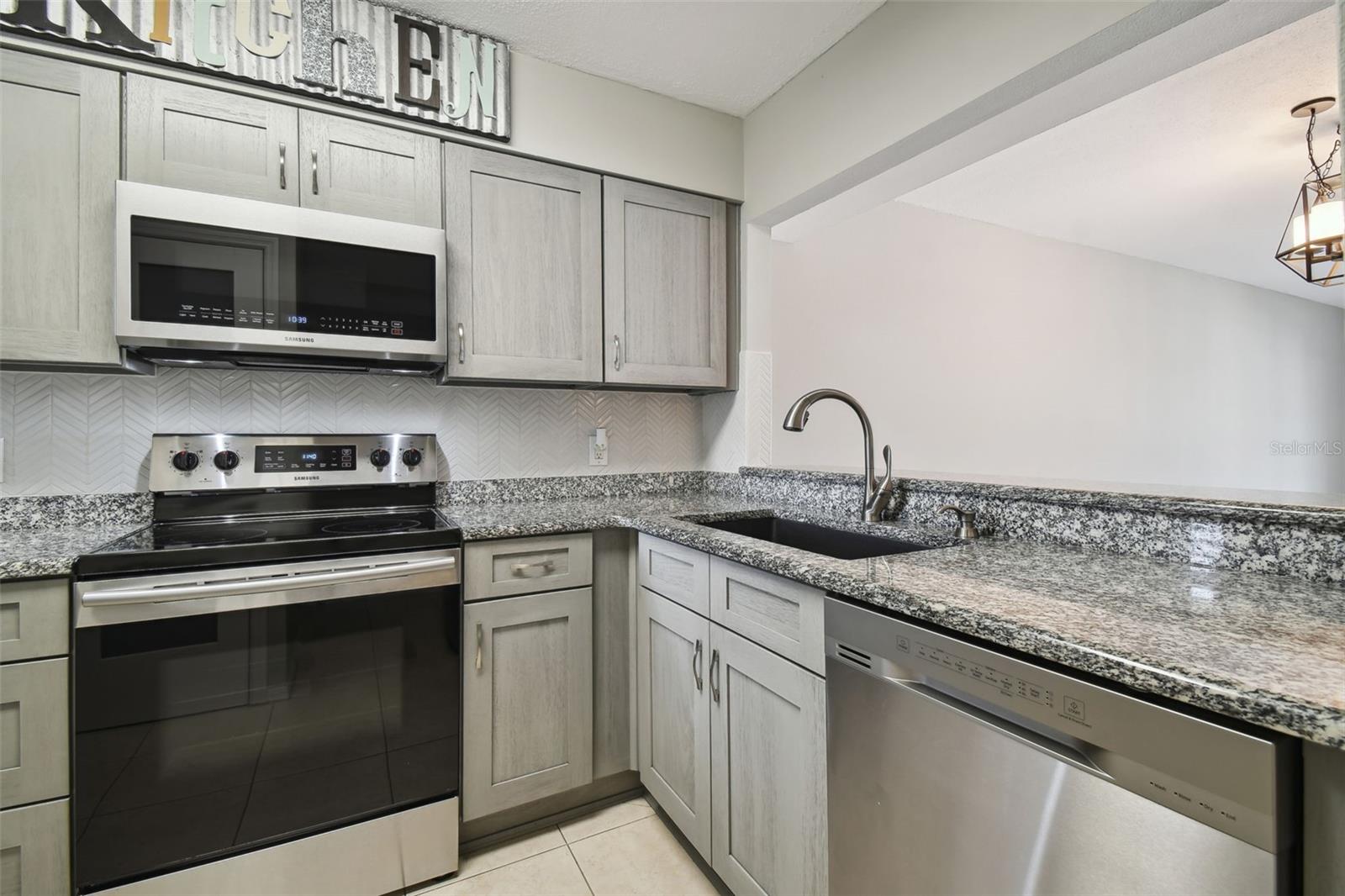 5557 SEA FOREST DR #214 — photo 6