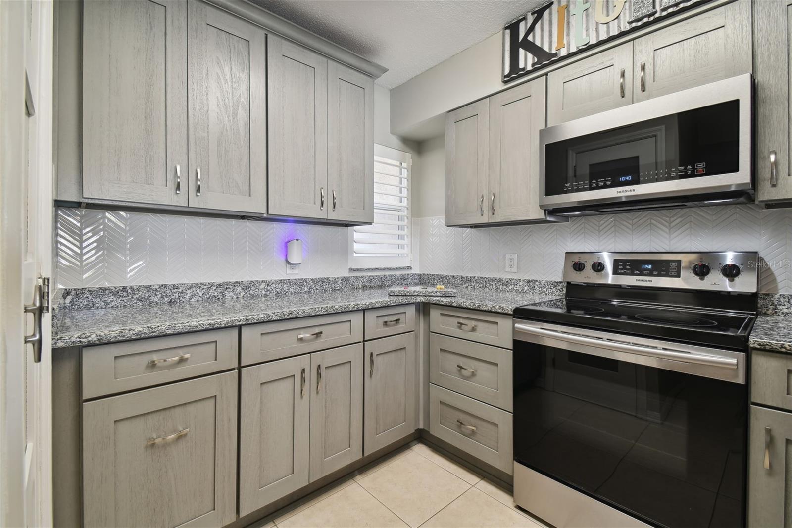 5557 SEA FOREST DR #214 — photo 8