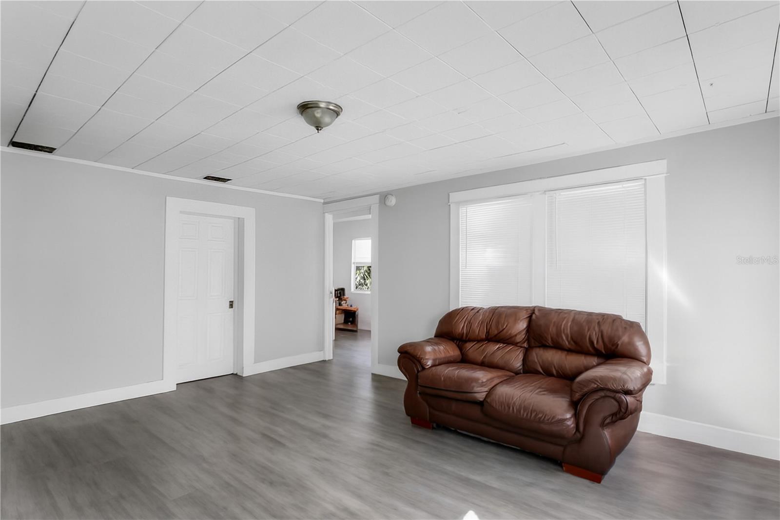 4103 N HOWARD AVE — photo 8