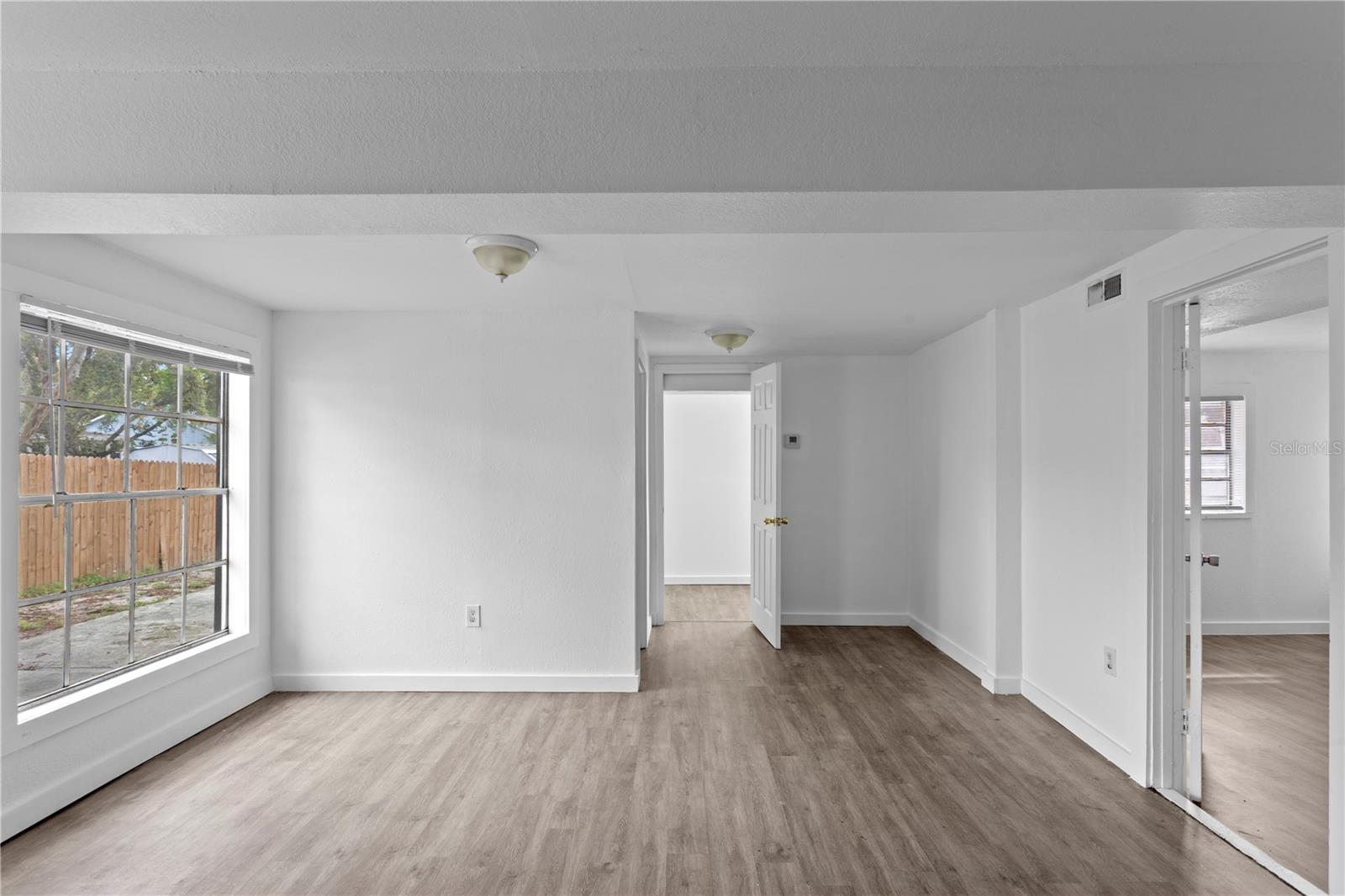 4103 N HOWARD AVE — photo 3