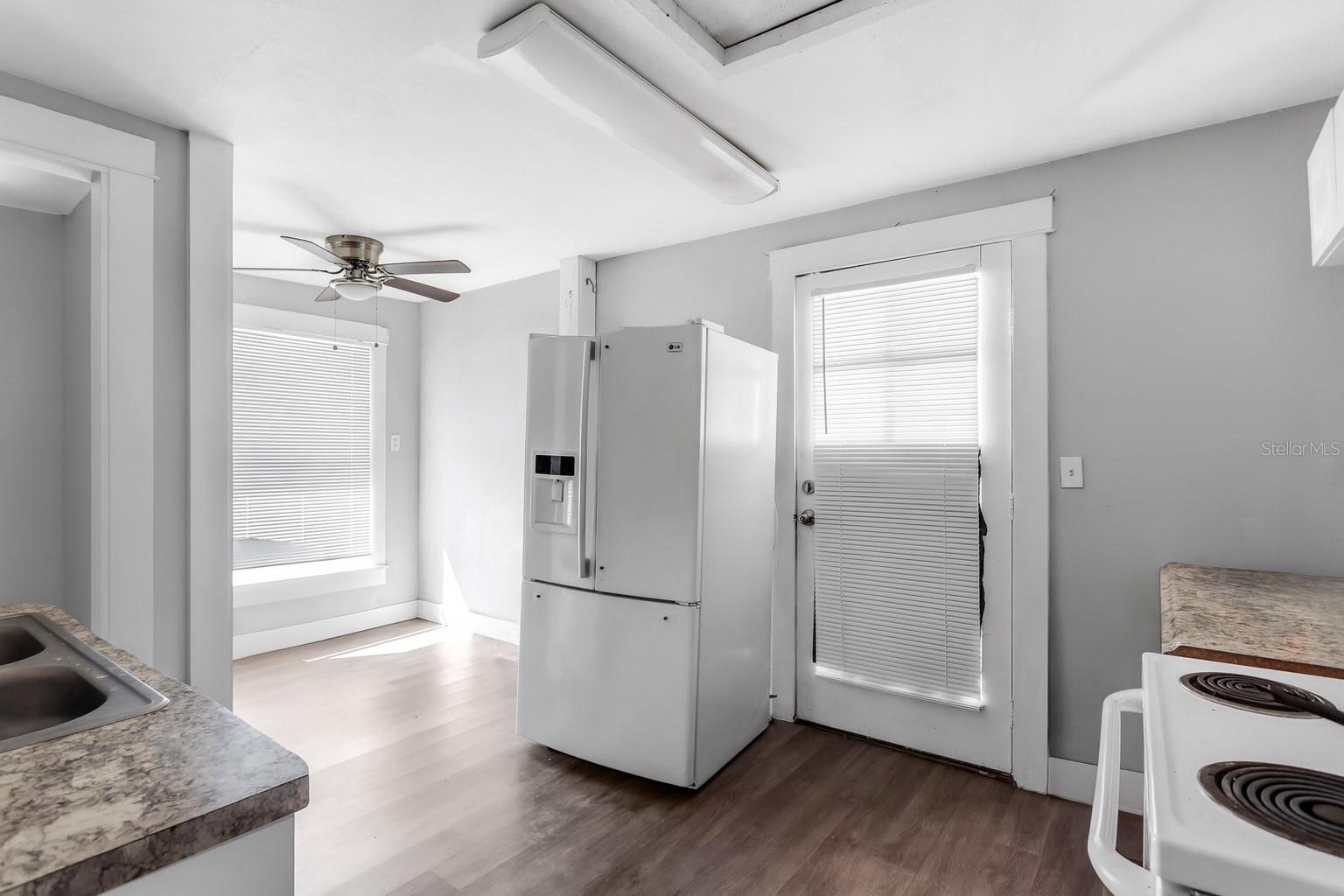 4103 N HOWARD AVE — photo 9