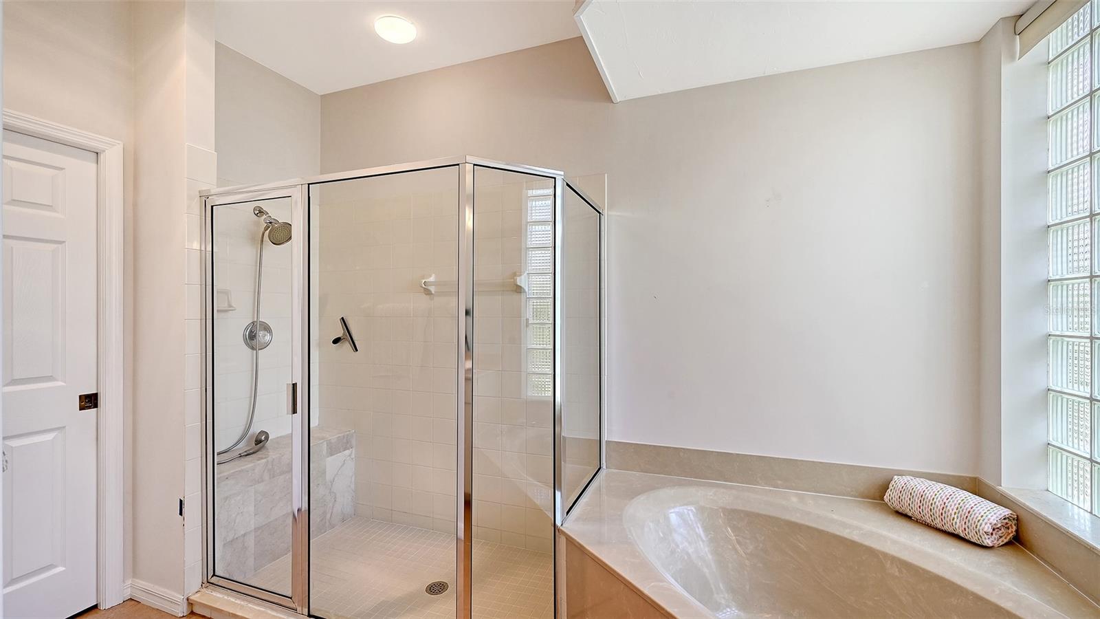 7318 WINDEMERE LN — photo 23