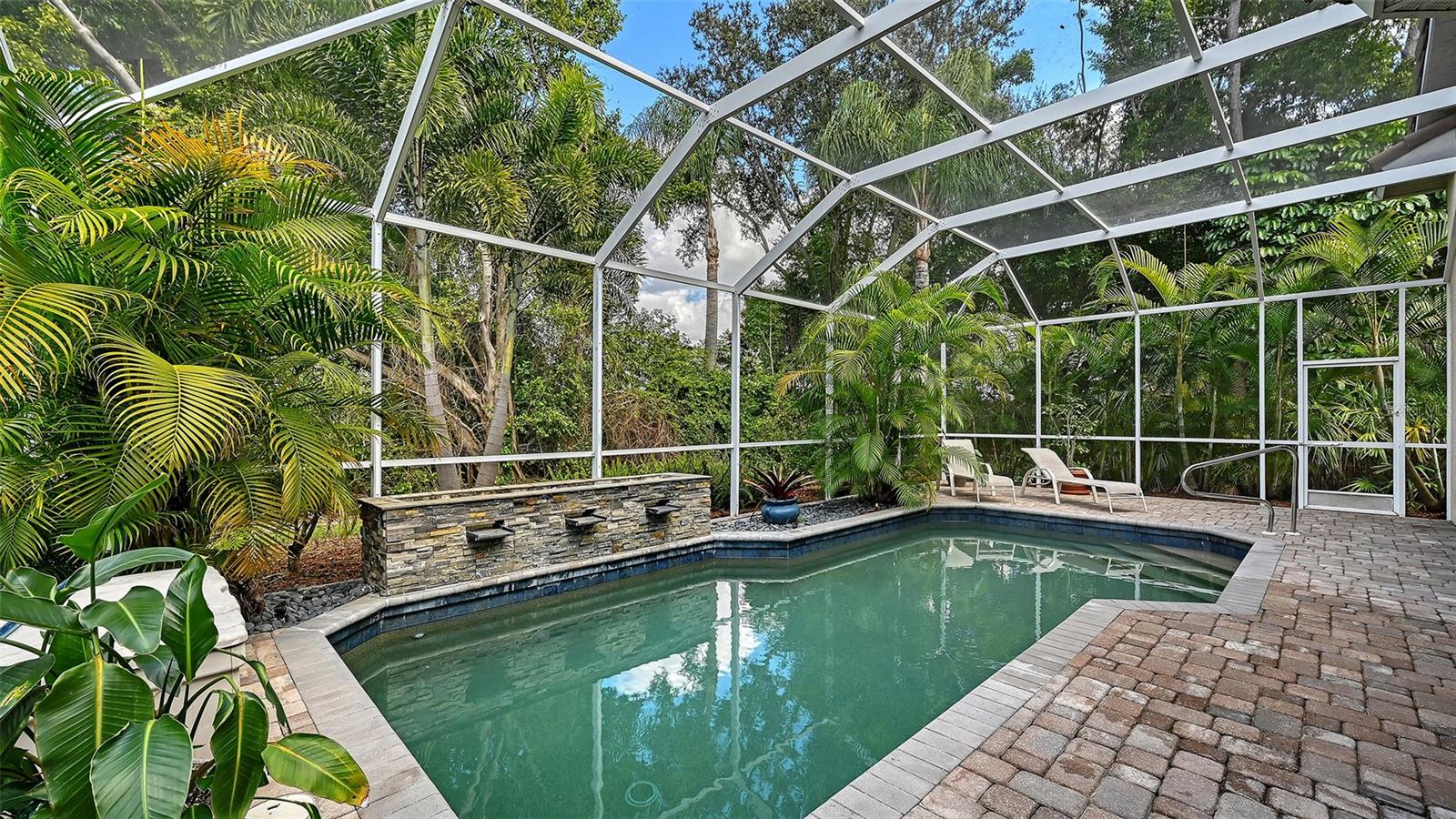 7318 WINDEMERE LN — photo 34