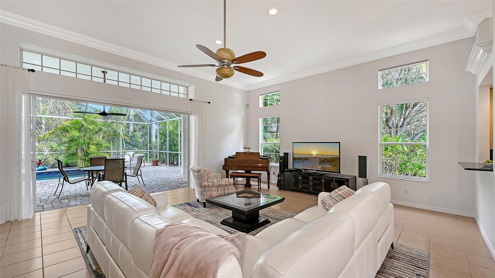 7318 WINDEMERE LN — photo 6