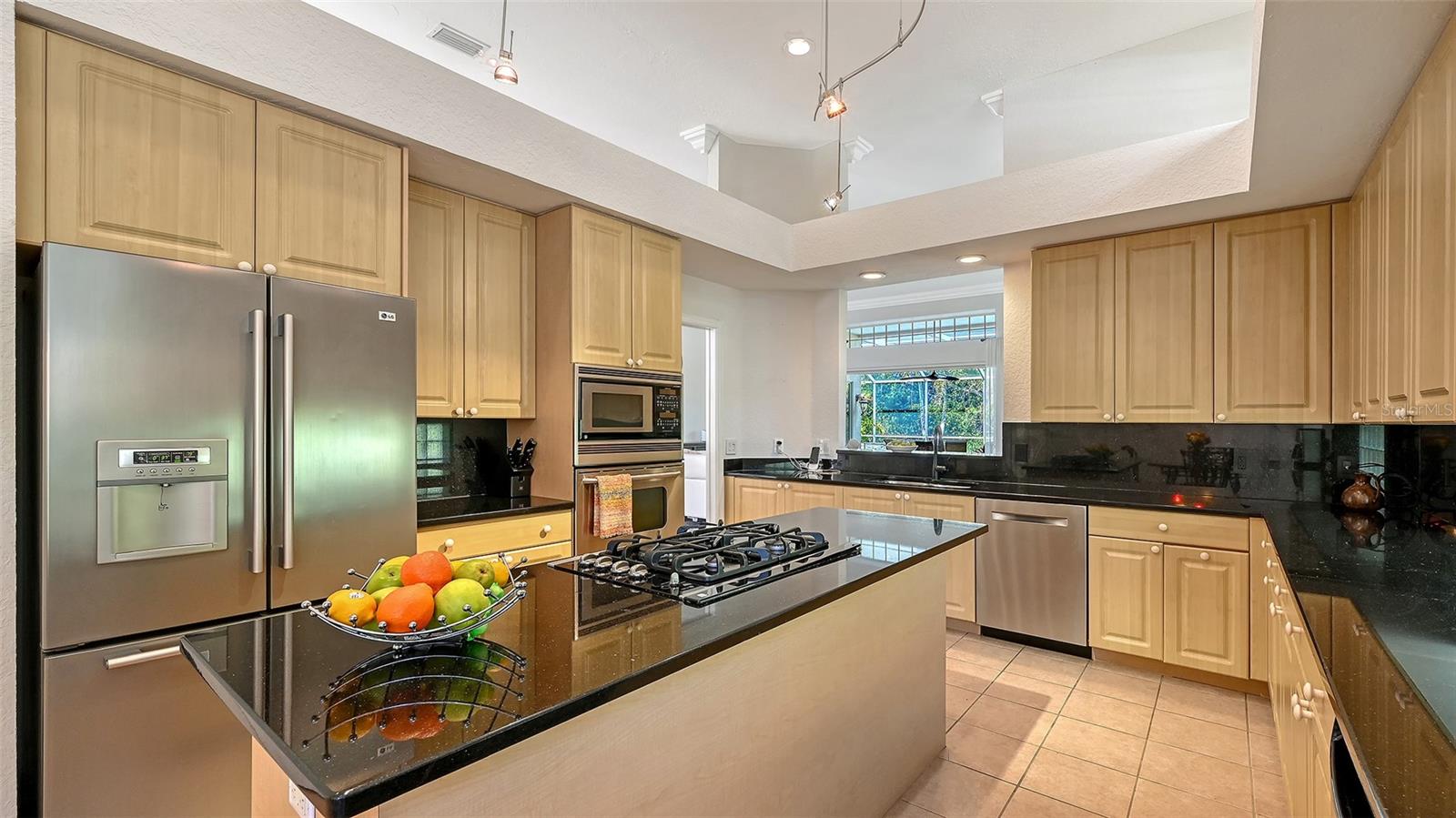 7318 WINDEMERE LN — photo 15