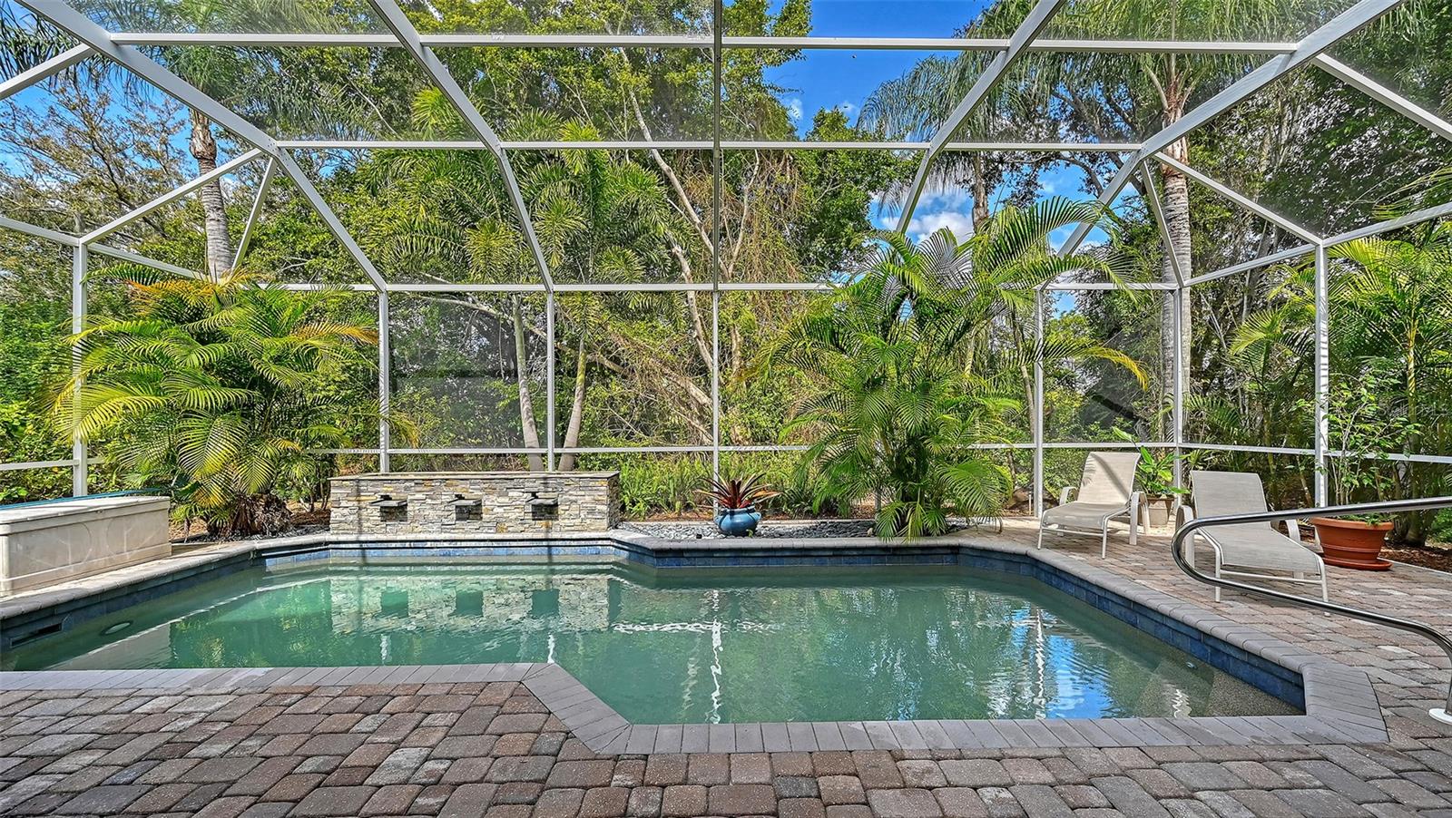 7318 WINDEMERE LN — photo 33