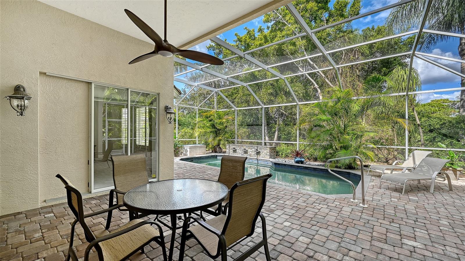 7318 WINDEMERE LN — photo 10