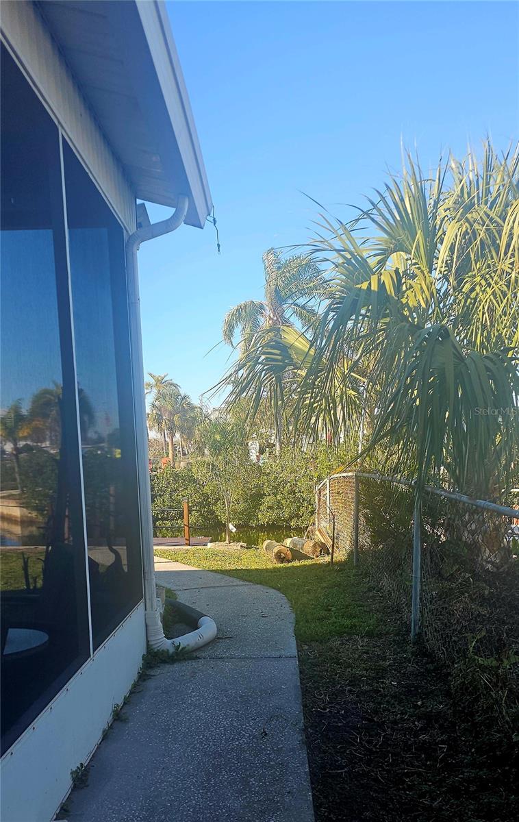 6627 TOWER DRIVE — photo 39