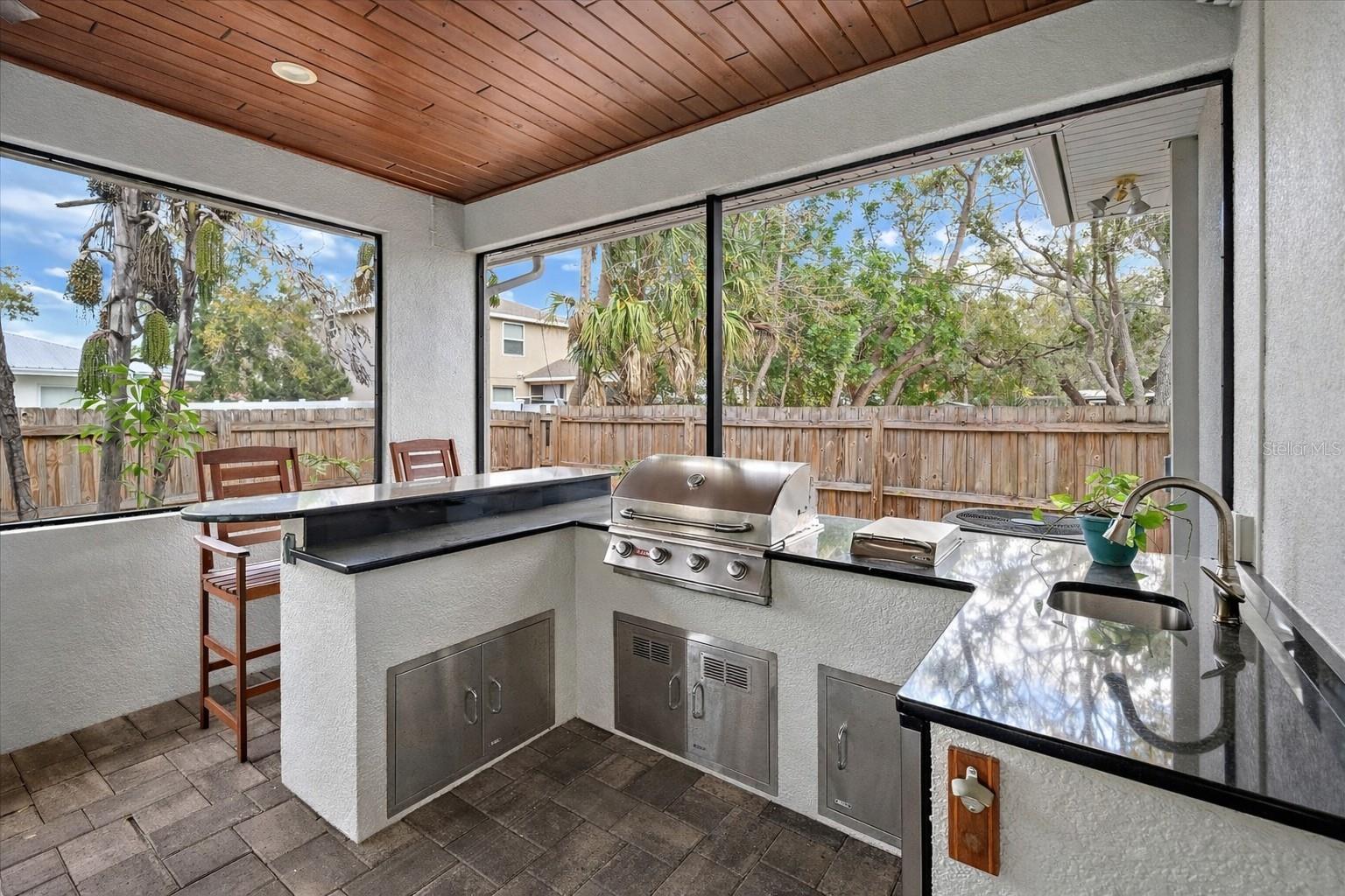 2207 WISTERIA ST — photo 8