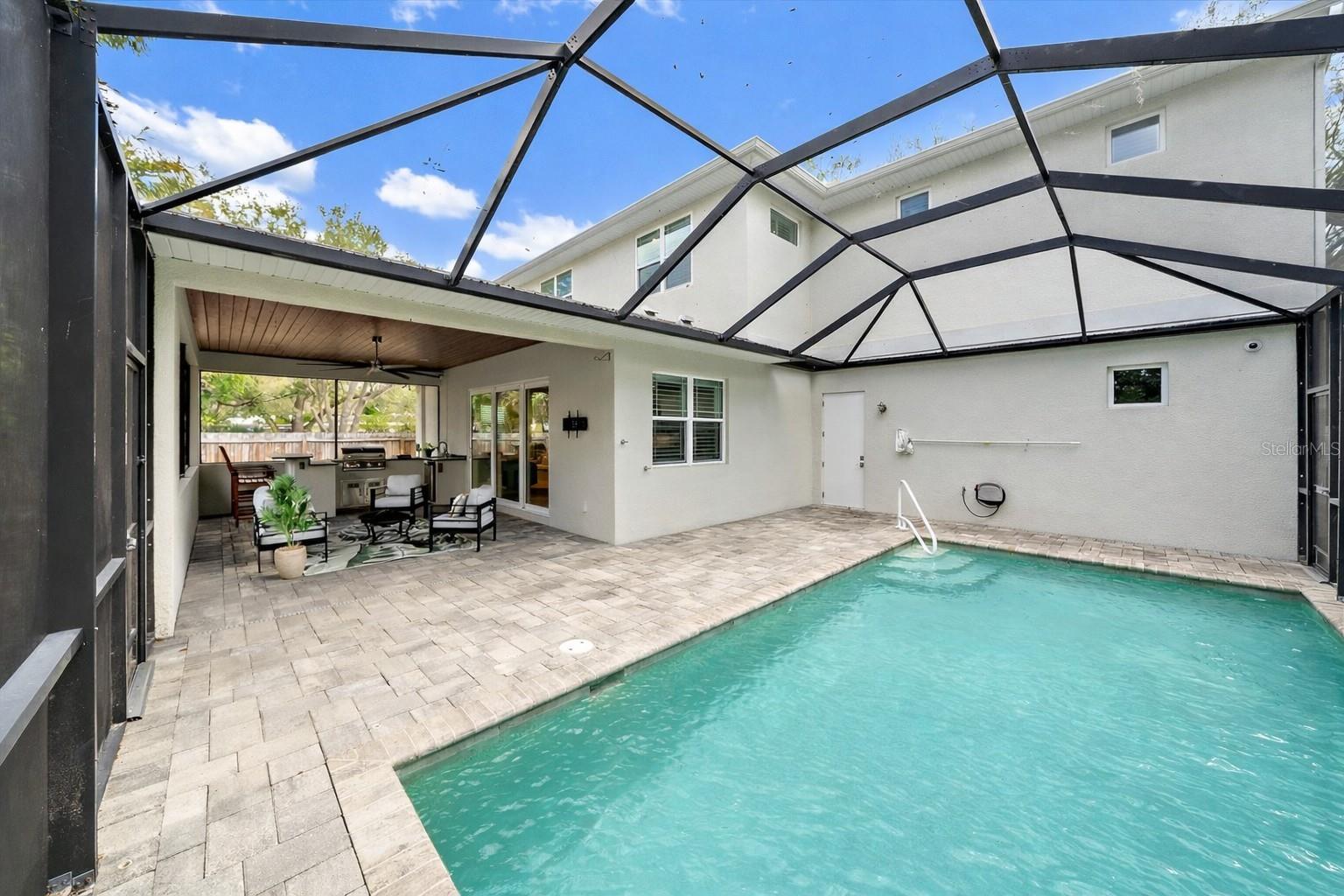 2207 WISTERIA ST — photo 2