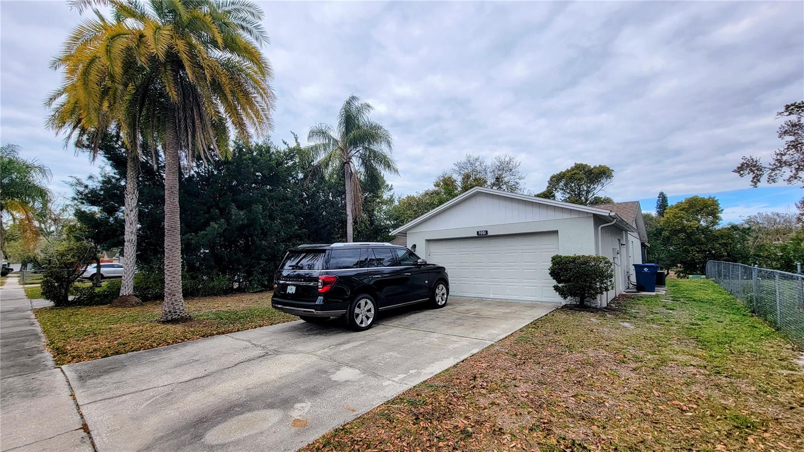7051 WENTWORTH WAY — photo 3