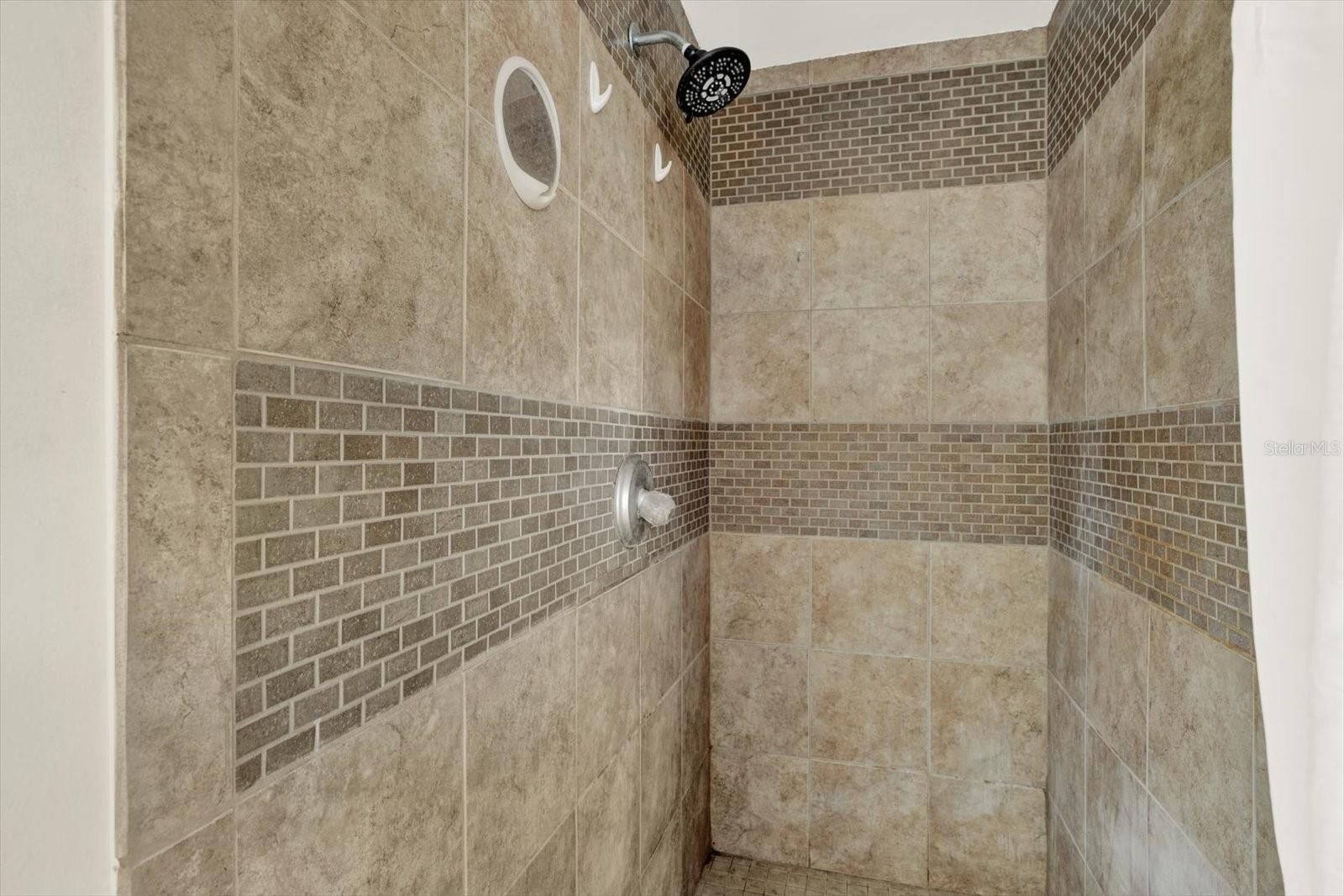 729 SANDY CREEK DR — photo 19