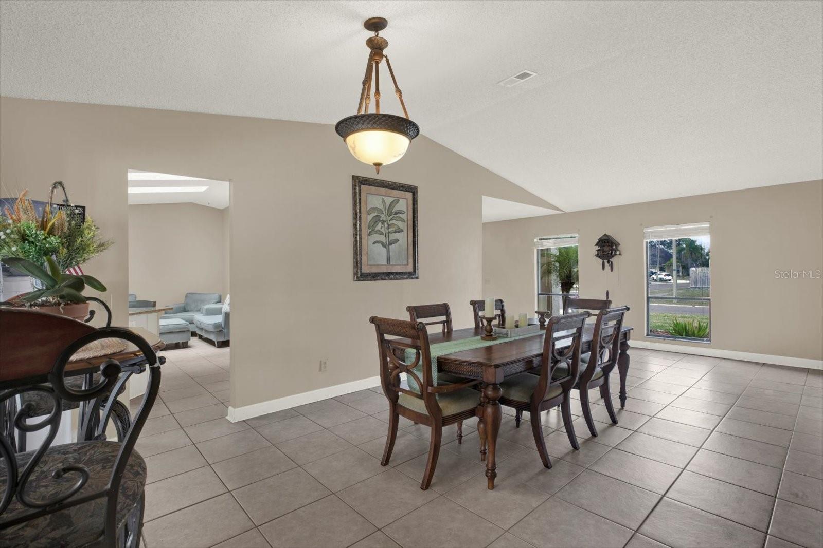 729 SANDY CREEK DR — photo 8