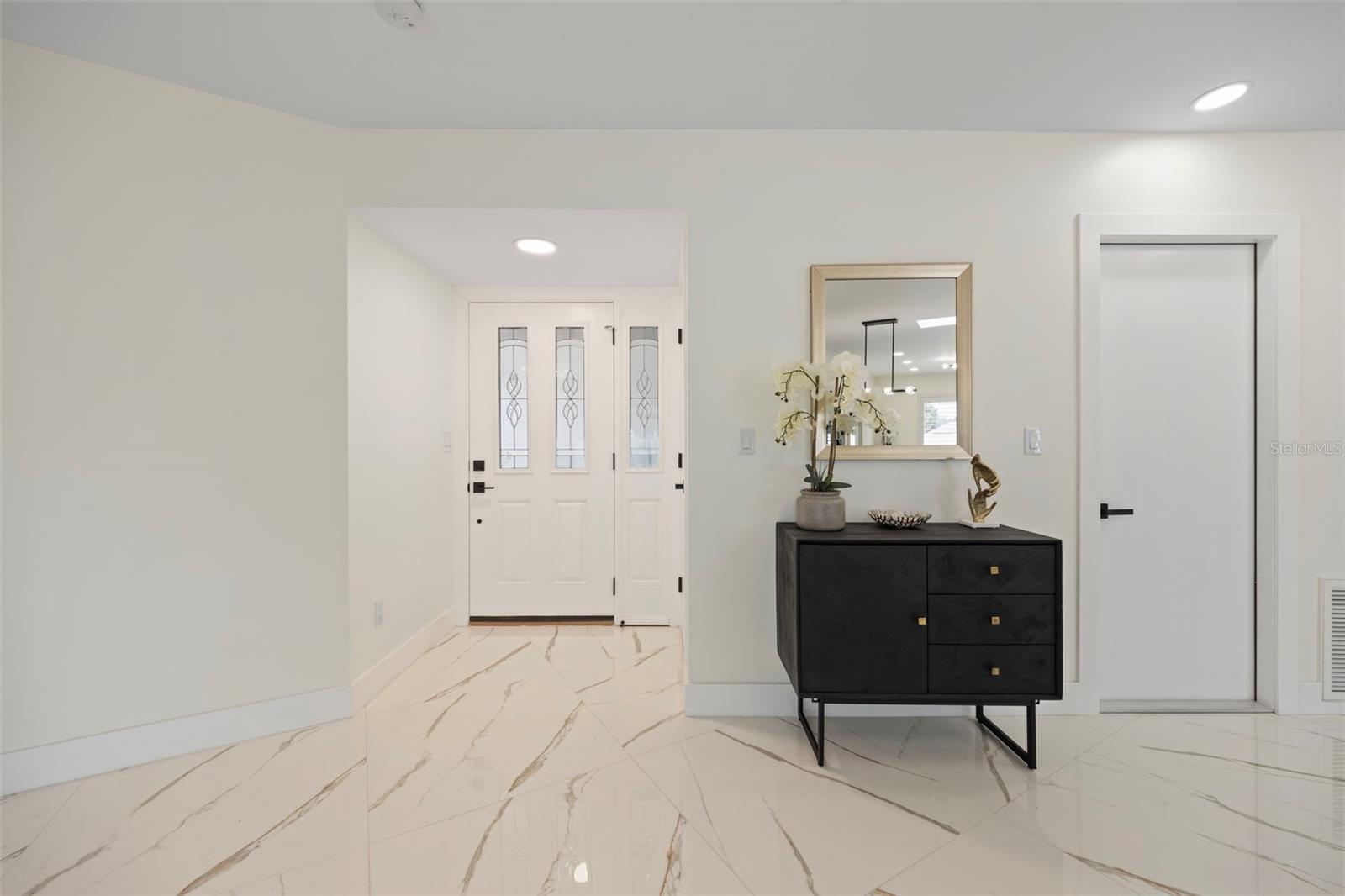 5921 DENVER ST NE — photo 7