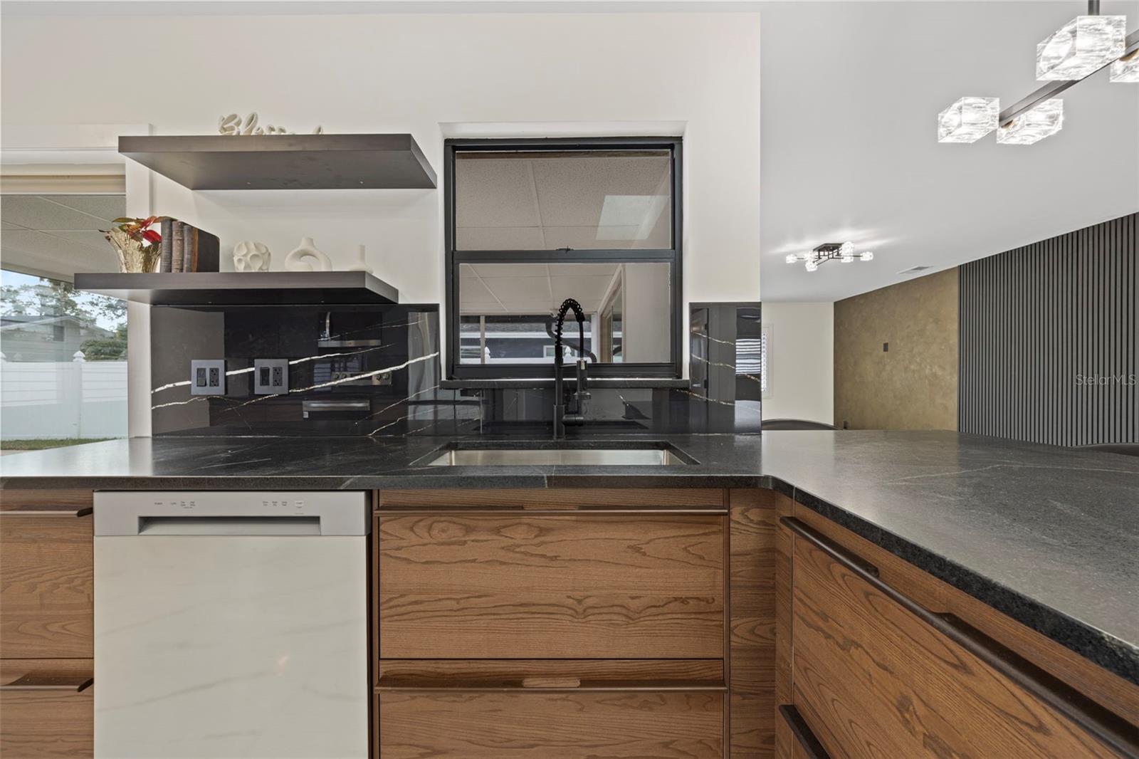 5921 DENVER ST NE — photo 21
