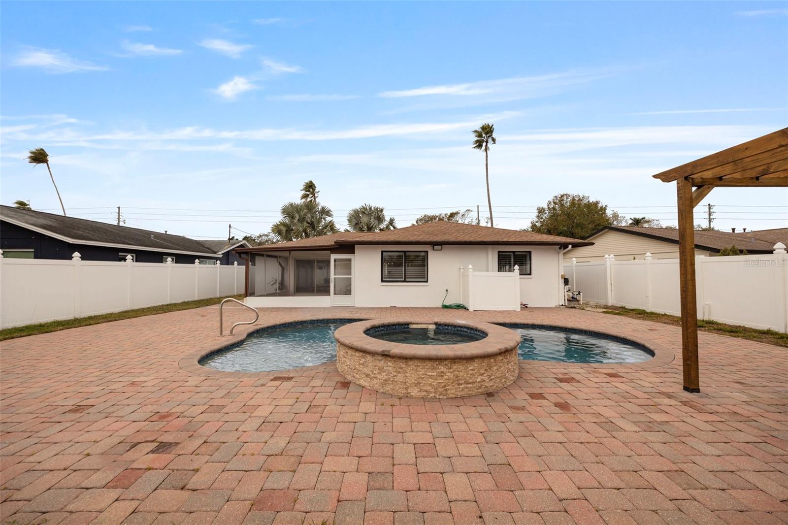 5921 DENVER ST NE — photo 36