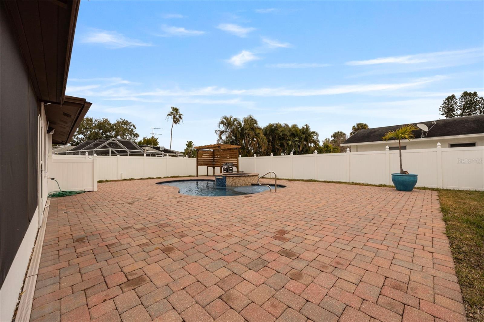 5921 DENVER ST NE — photo 33