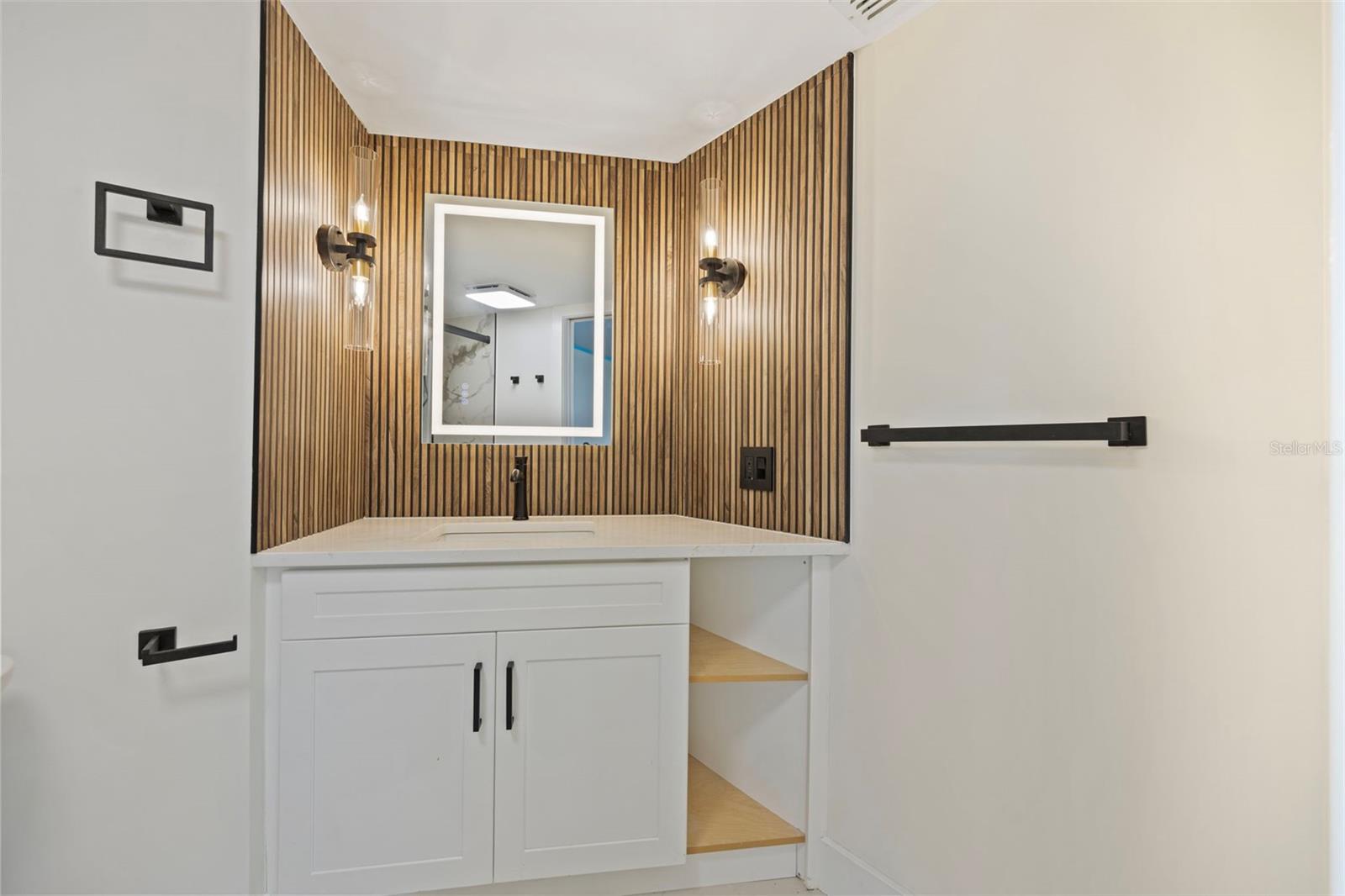 5921 DENVER ST NE — photo 10