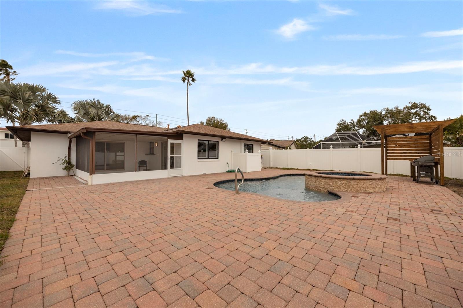 5921 DENVER ST NE — photo 34