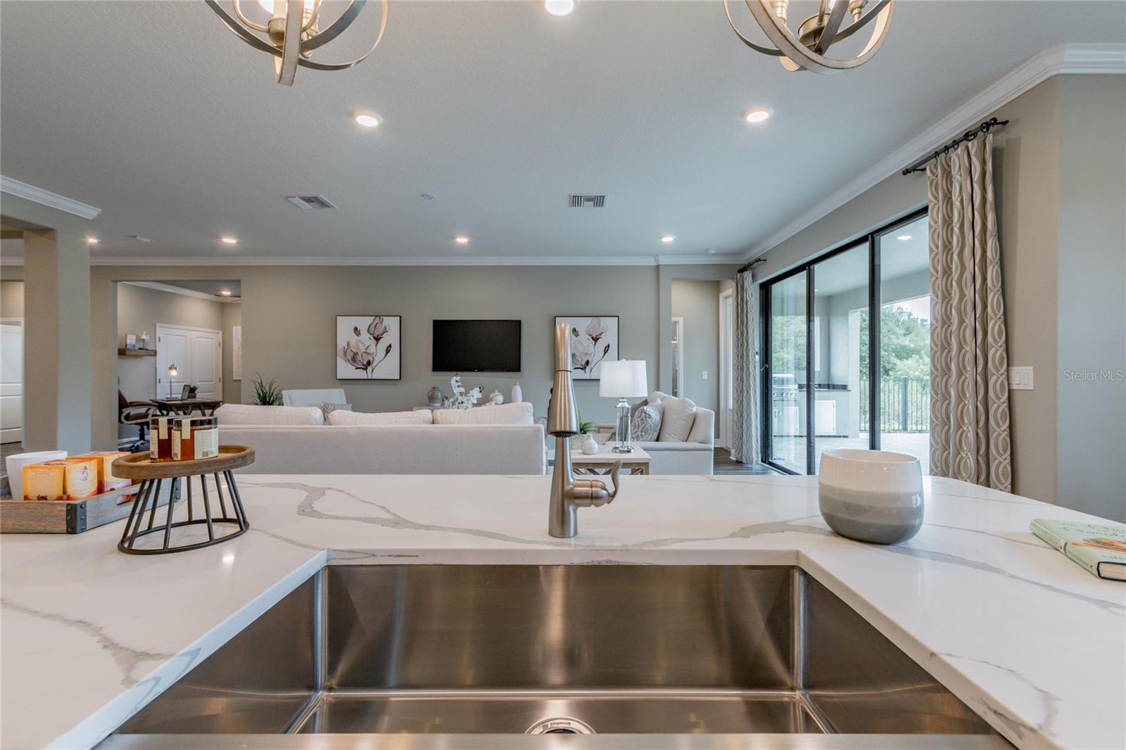 704 ESTATES BLVD — photo 17