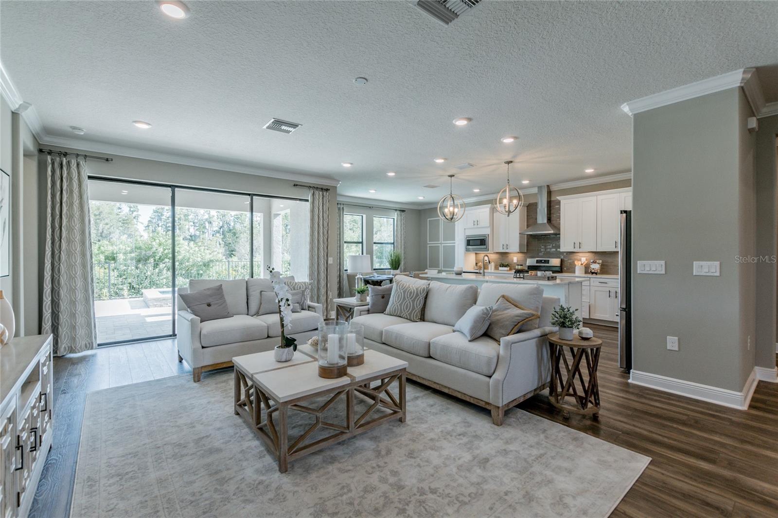 704 ESTATES BLVD — photo 2