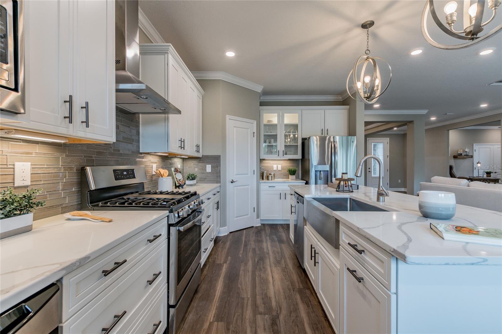 704 ESTATES BLVD — photo 16