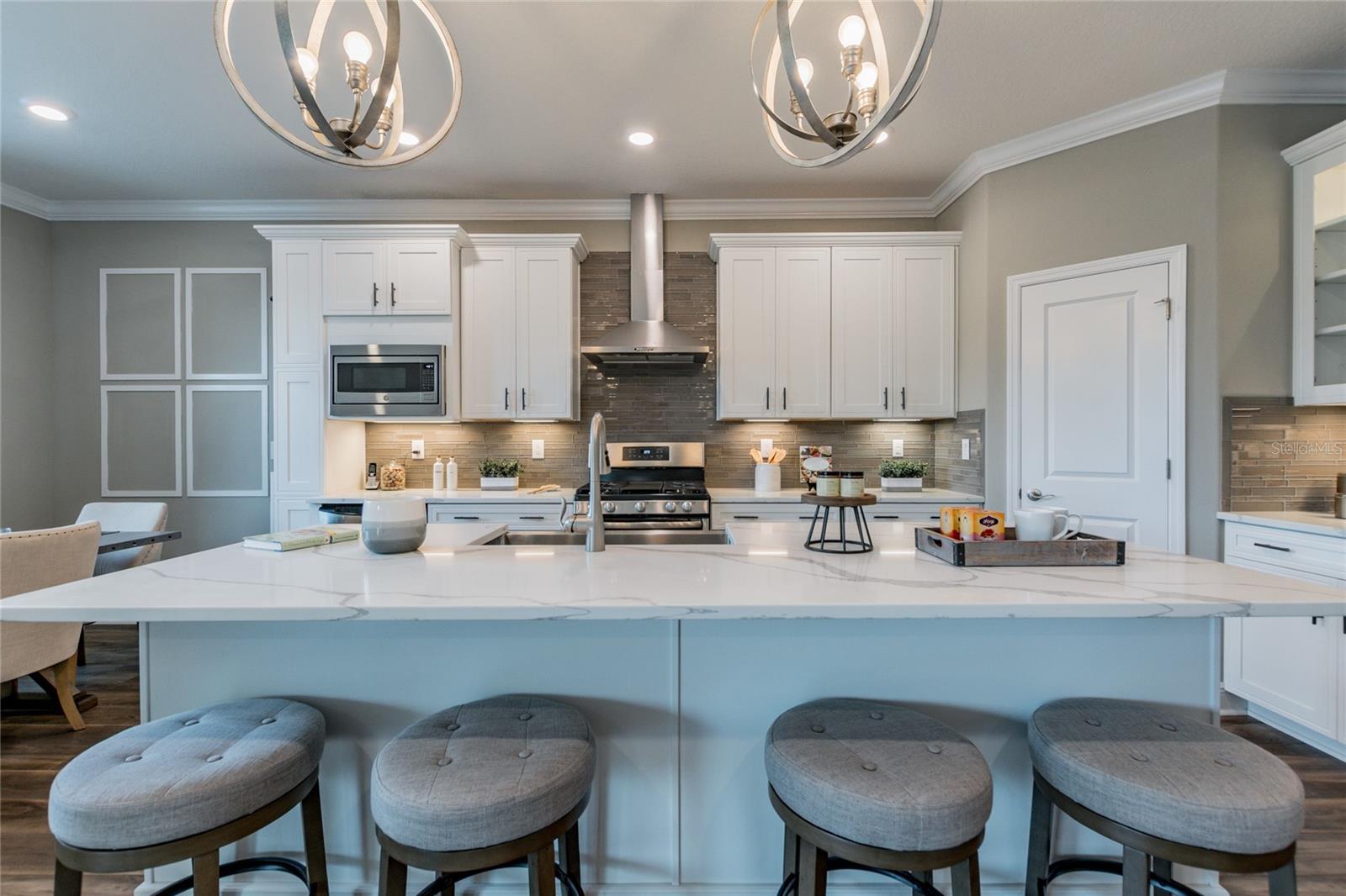 704 ESTATES BLVD — photo 21