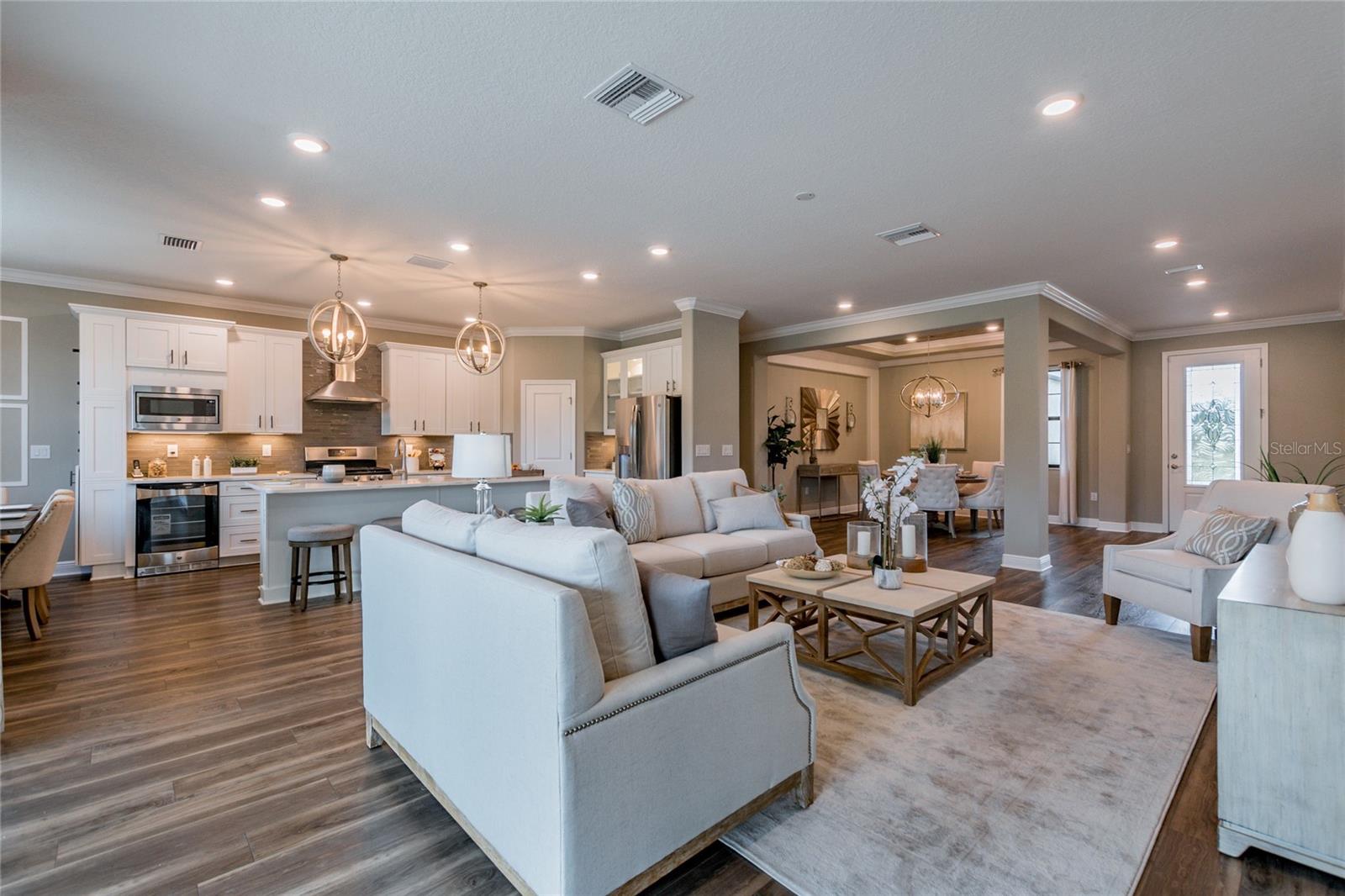 704 ESTATES BLVD — photo 9