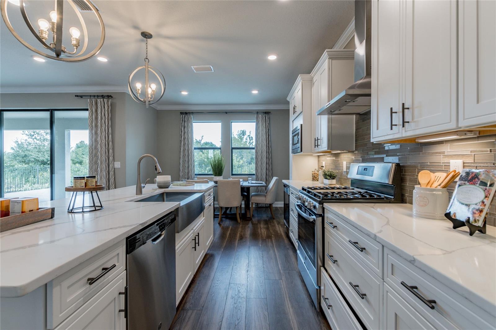 704 ESTATES BLVD — photo 19