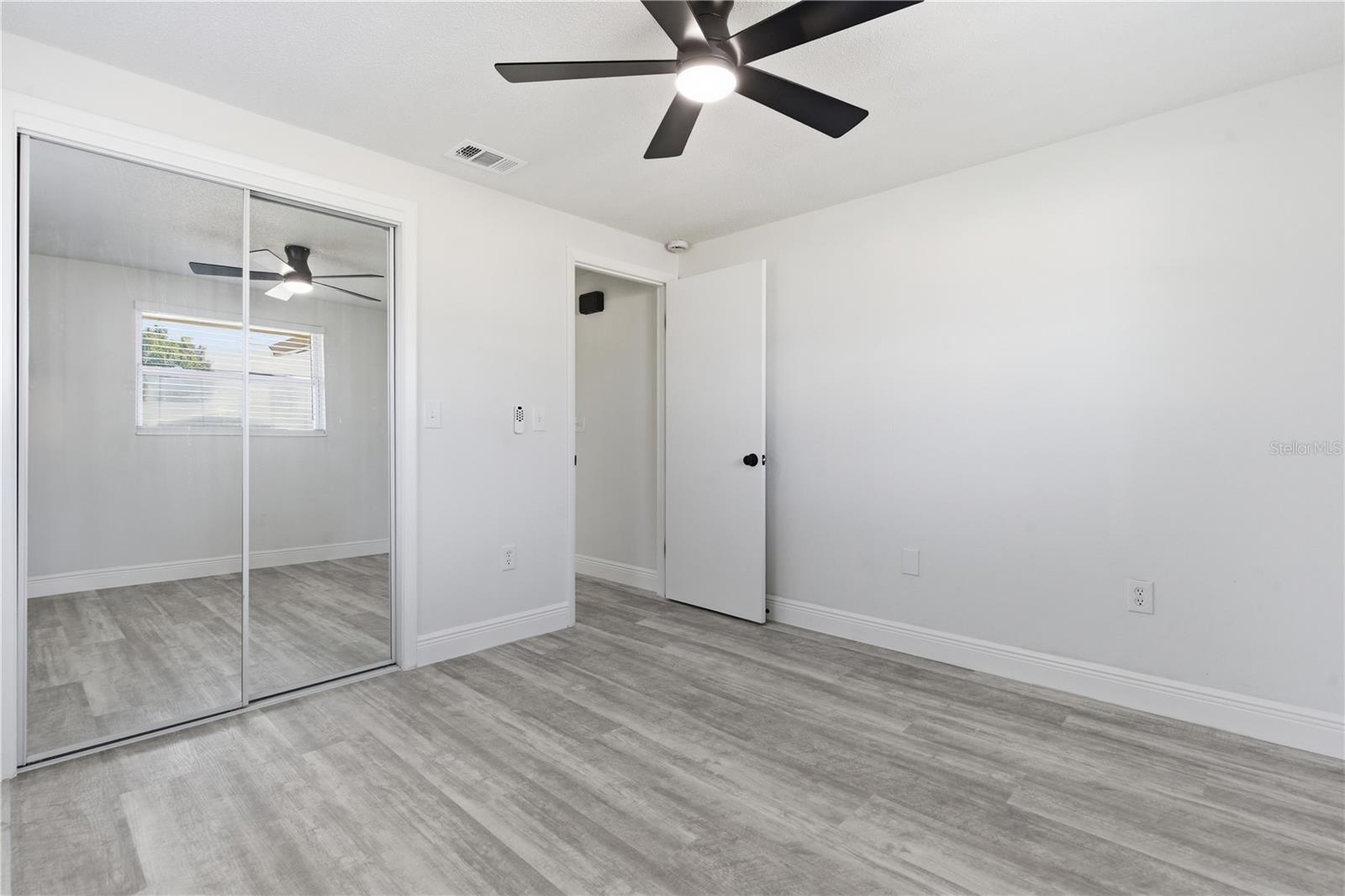 5330 POINSETTIA DR — photo 18