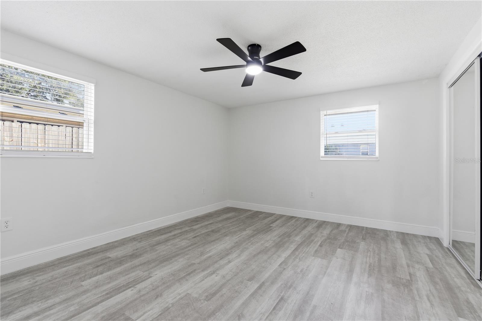 5330 POINSETTIA DR — photo 22
