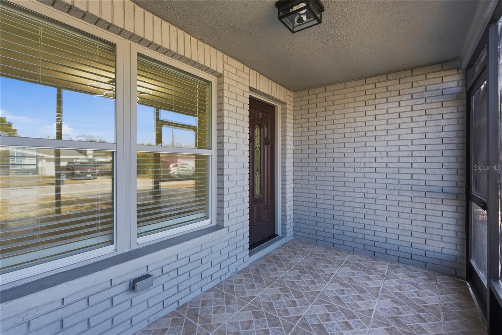 5330 POINSETTIA DR — photo 3