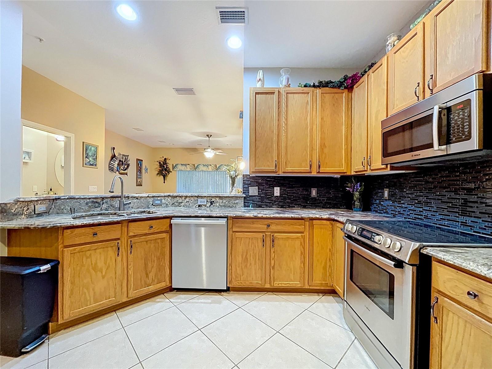 11273 KAPOK GRAND CIR — photo 5
