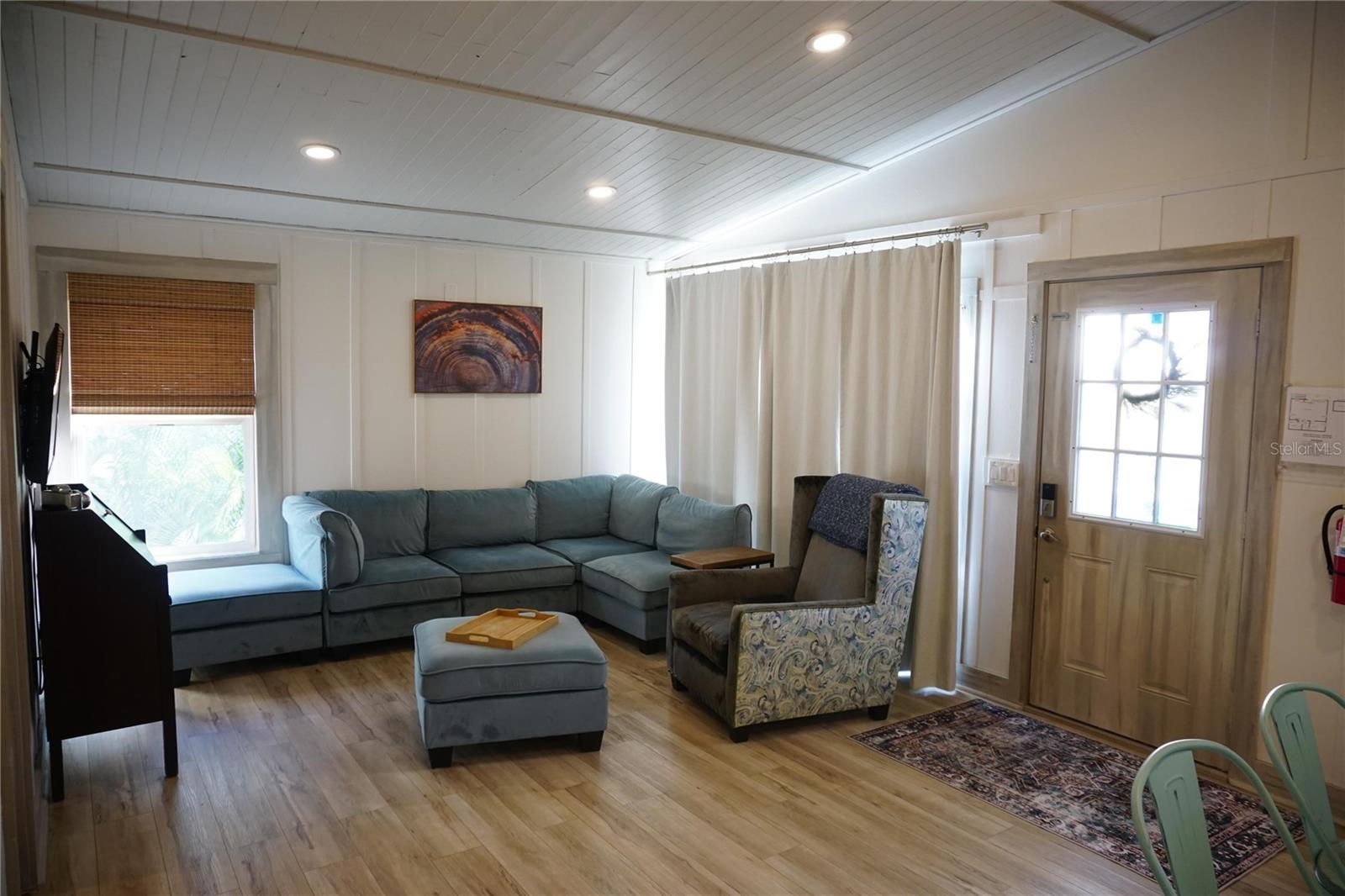 2504 AVENUE B — photo 27