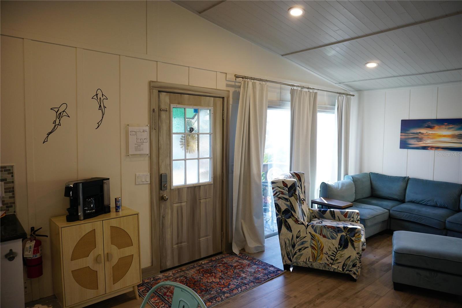 2504 AVENUE B — photo 8