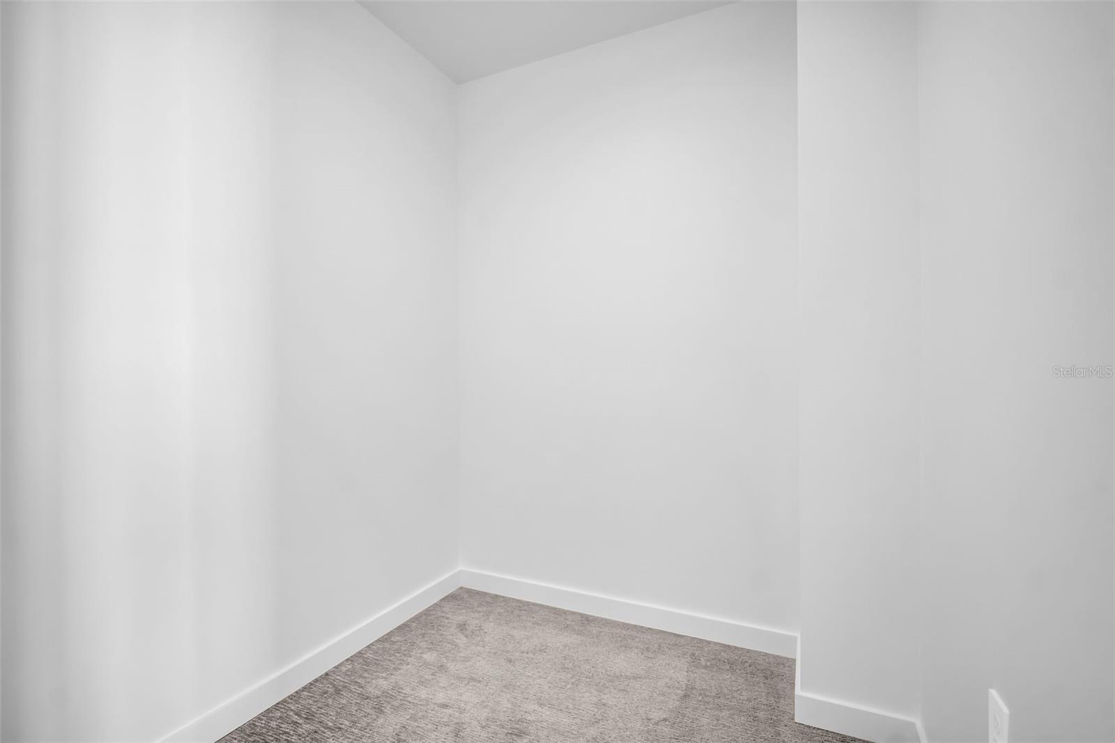 400 CENTRAL AVE #2605 — photo 23