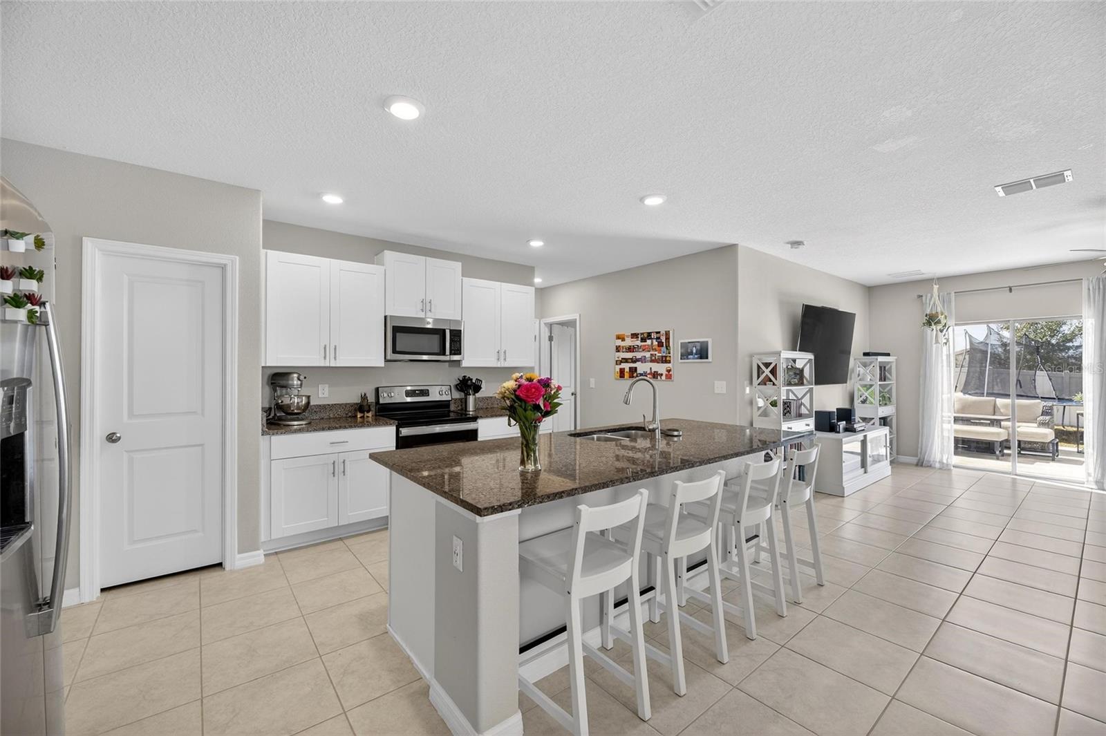16791 DELIA ST — photo 4