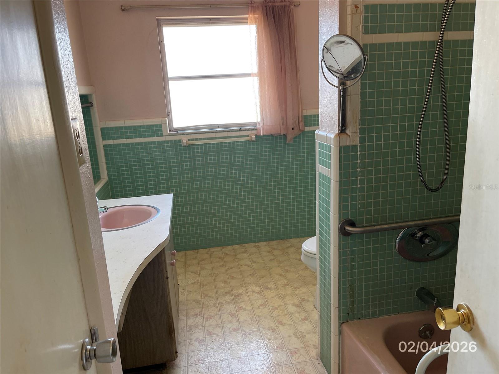 1708 CAMBRIDGE DR — photo 10